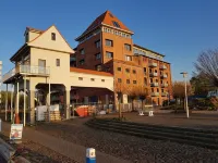 Vacation apartment with a view of the water and the harbor