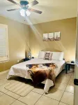 Western Style - 2 bed/1 bath - RATED 5 STARS Hotels near Thairapy Studio