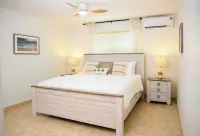 Newly Remodeled Hillside Unit at the Hideaways