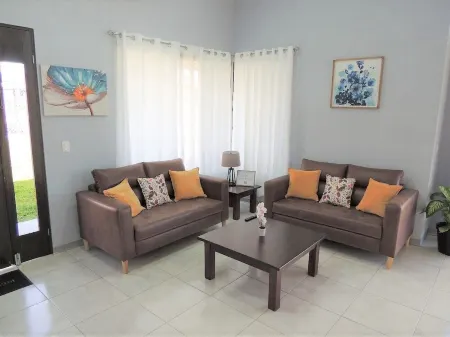 New Home with A/C | Wi-Fi | W&D | Smart TV | Full Kitchen | Pool | Free Parking Отели в г. Перес Селедон