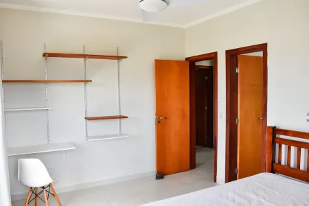 Complete apartment, balcony with sea view and barbecue Wi-fi, 2 parking spaces, 200m from the beach Отели рядом с достопримечательностью «Ubatuba Bus Station»