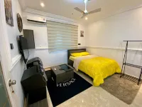 Lovely Studio Apartment Unit With Hot Bath Tub and Kitchen Hotels in 