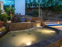 Oceanview 4BR Villa, Great Sunsets, Tranquil Beaches, Dining Nearby, Concierge