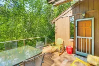 Hungry Horse Cabin w/ Gas Grill, Near Glacier! Hotels in Hungry Horse
