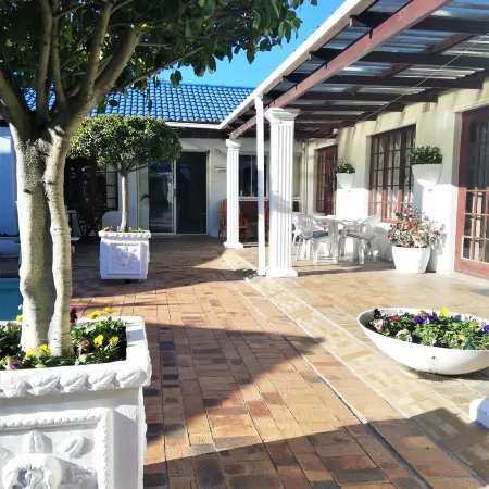Dolphin Inn Blouberg
