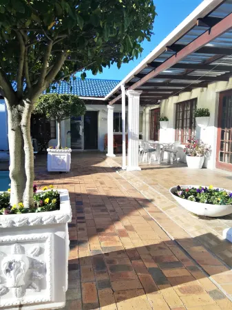 Dolphin Inn Blouberg