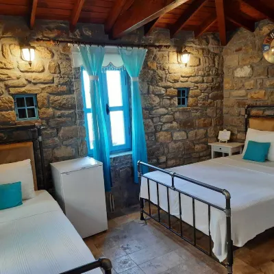 Eflin Butik Otel Отели рядом с достопримечательностью «Ратуша»