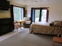 Sauble River Marina and Lodge Resort - Beach