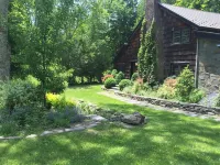 Stylish, modern barn with chef’s kitchen, heated pool, privacy