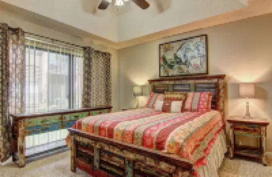 雷艾温隨波逐流 CW B103 號酒店