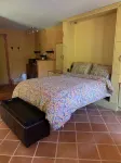 솔트 스프링 캐리지 하우스 B&B - 주차장