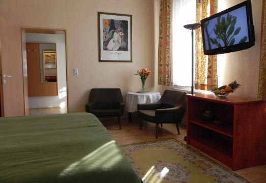 3. 반호프-호텔 살..