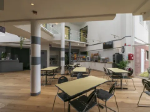 Hôtel Cerise Auxerre โรงแรมในจังหวัดอียอน