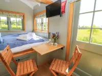 Goose Whistle Hut Hotels in Chippenham