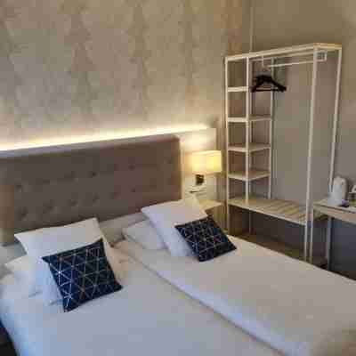 Logis Hôtel l'Amandier Rooms