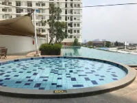 Warm and Cozy Studio at Cinere Bellevue Suites Apartment - Gym