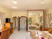 Carana Hilltop Villa Hotels in Glacis