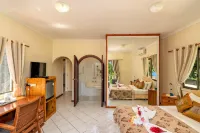 Carana Hilltop Villa Hotels in Glacis