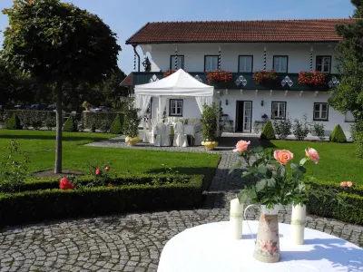 Gut Altholz Landhotel Und Restaurant Hutter Hotels near Lidl