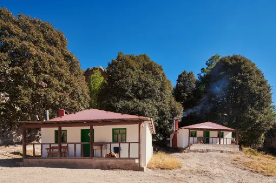 Parque Cueva de los Leones Hotels in Bocoyna Municipality