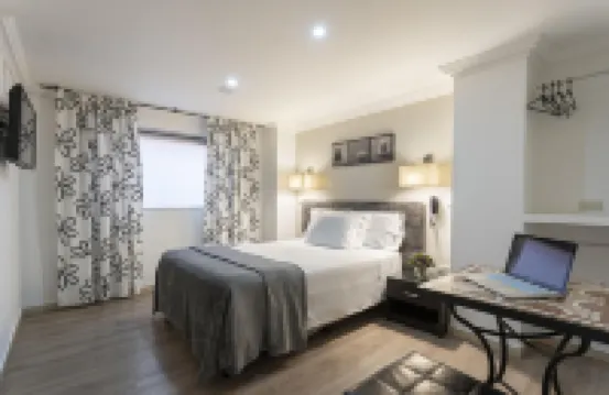 Hotel Picasso Inn Hotels near سوبا
