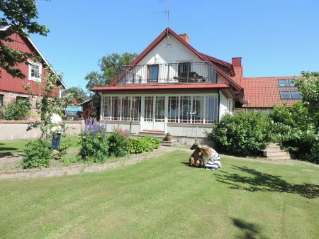 Hotell & Spa Lögnäs Gård Отели в г. Laholm
