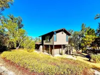 Modern Yosemite Cabin, 15Min Bass Lake, Sleeps 8 Hôtels à : Madera County