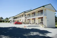 Colonial Lodge Motor Inn Hotels in Yass