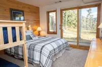 1622 Quicksilver 2 Bedroom Townhouse by RedAwning