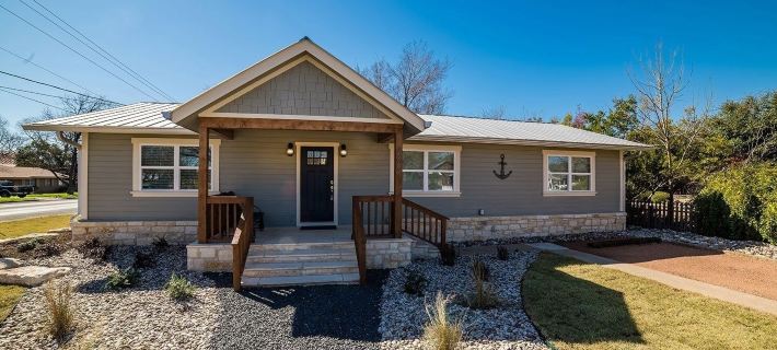 Anchorage Haus 3 Bedroom Home by RedAwning Hotels in Fredericksburg