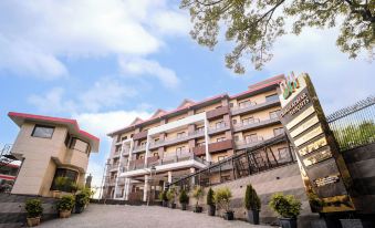 Dhauladhar Heights Resort