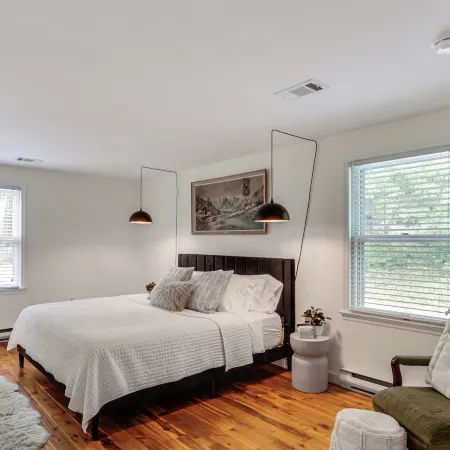 Mtn-view Pleasantville Home on 100 Acres!