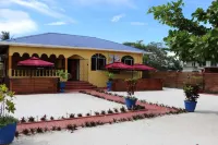 Ms. Holder's Comfort Villa Hotels in 