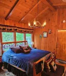 Butler's Bay Teal Lake 4 Bedroom Hotel Room by RedAwning - Homestays