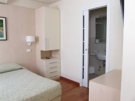 Rex Hotel Residence Отели рядом с достопримечательностью «Палацци-деи-Ролли»