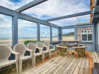 The Waves Hotels in Cannon Beach