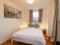 Lair Close Cottage Hotels in Eavestone