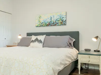 Modern mountain condo on Northstar Mountain licence # STRU 2025-16819 Hotel in zona Kimberley Alpine Resort