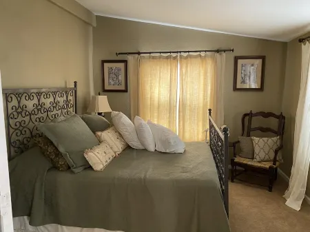 Death Valley Passageway Lakeside Cabin A at Lake Olancha
