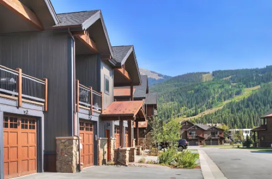 Luxury Home - Sleeps 10 - Fireplace & Mountain View 3 Bedroom Condo