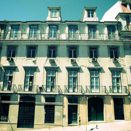 Hall Chiado Отели рядом с достопримечательностью «Железнодорожный вокзал Кайш-ду-Содре»