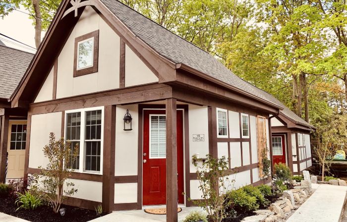 Ivy Manor Inn Village Center
