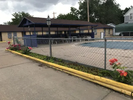 Coronado West Motel Отели в г. Линдсборг