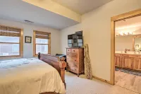Private Dock, Lake Access! Multi-Level Ozarks Home - 3つ星
