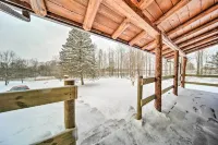 Cambridge Springs Cabin Near French Creek! - parking