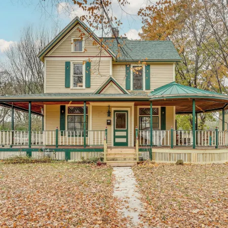 Eau Claire Retreat Close to Campus and Dtwn!