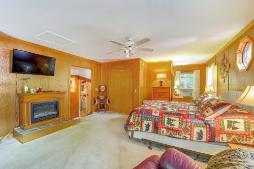 6 Mi to Grandfather Mtn: Peaceful Getaway w/ Grill - Homestays