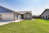 Modern Rapid City Duplex w/ Yard: 5 Mi to Downtown - Apartments
