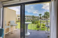 St Augustine Resort Condo - Walk to Crescent Beach - balcony