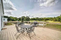 Cozy Missouri Retreat w/ Pool, Pond & Fire Pit! - Condos